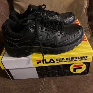 Womens size 7 FILA work shoes